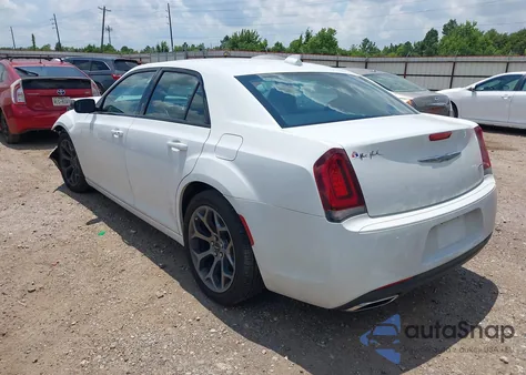 2018 Chrysler 300 Touring z USA, uszkodzony, nr VIN 2C3CCAAG4JH320610